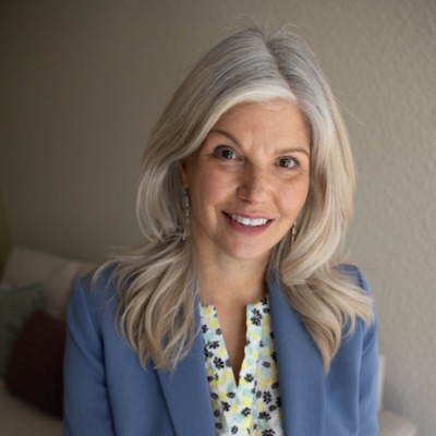Christina Russell Headshot